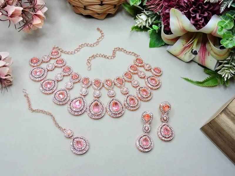 Rose Gold Plated Necklace Set With Earrings And Maang Tikka