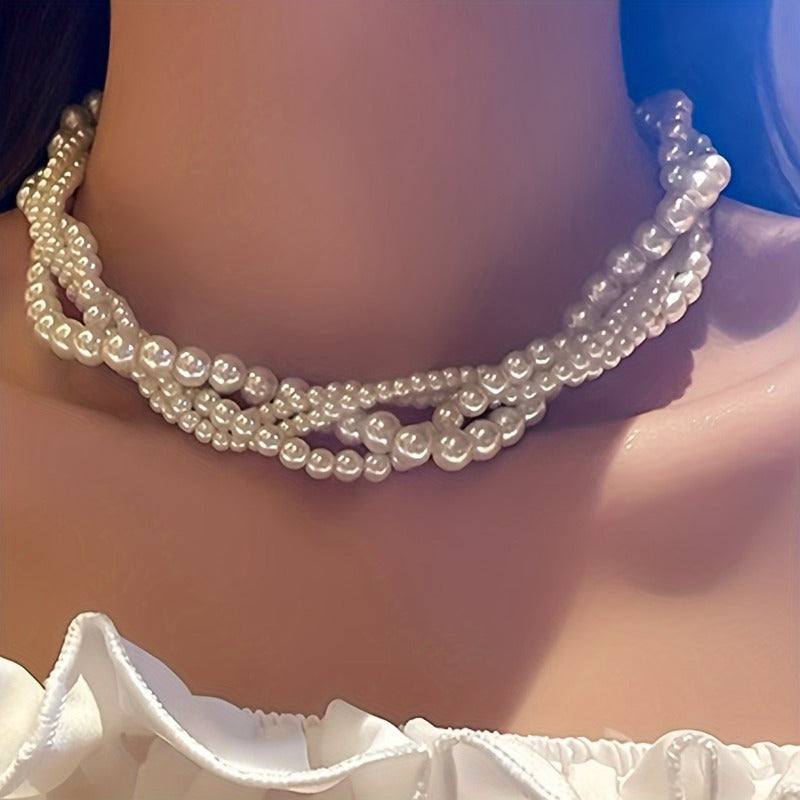 Elegant Faux Pearl Necklace