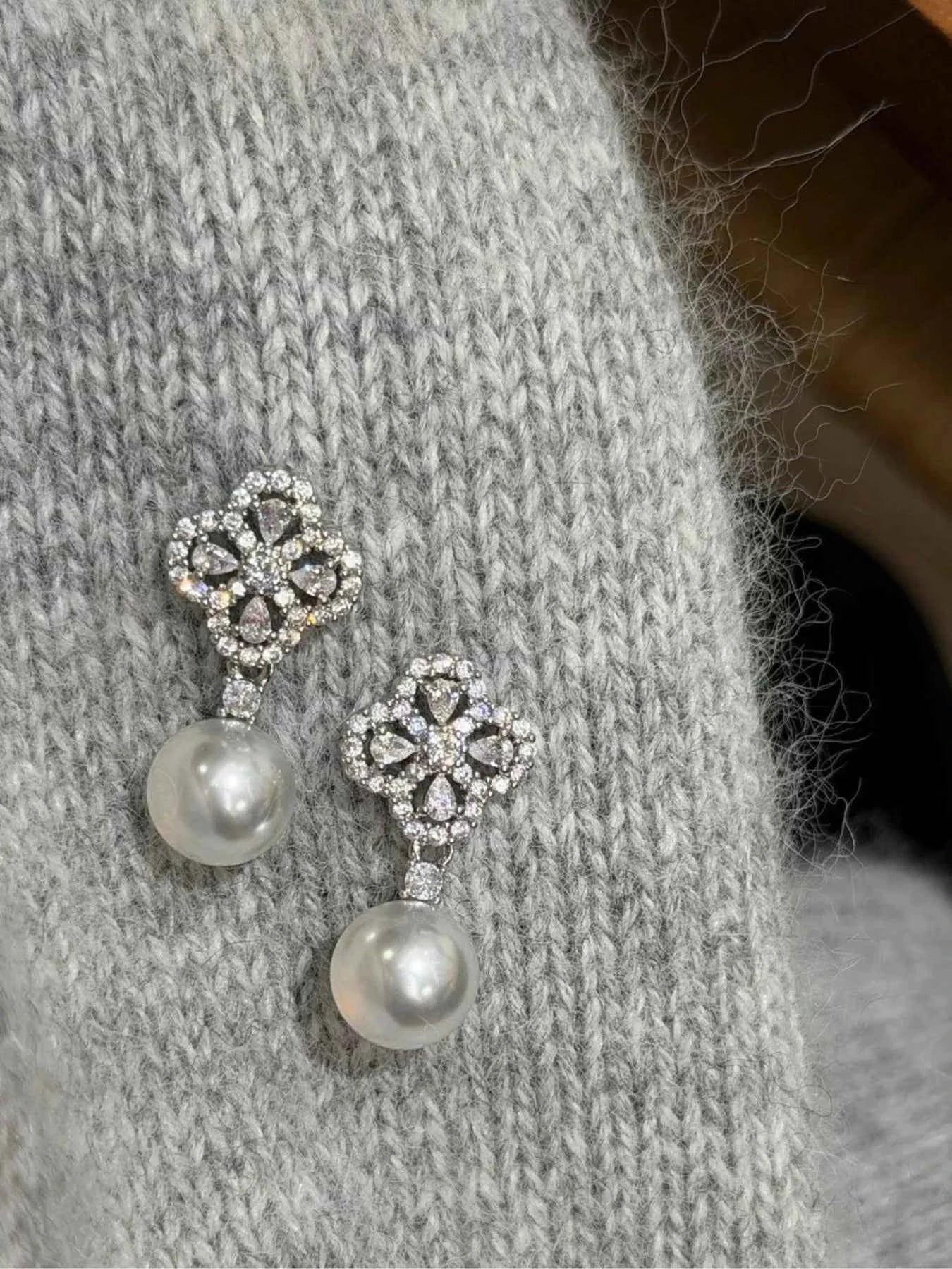Zircon Four Leaf Clover Pearl Drop Earrings