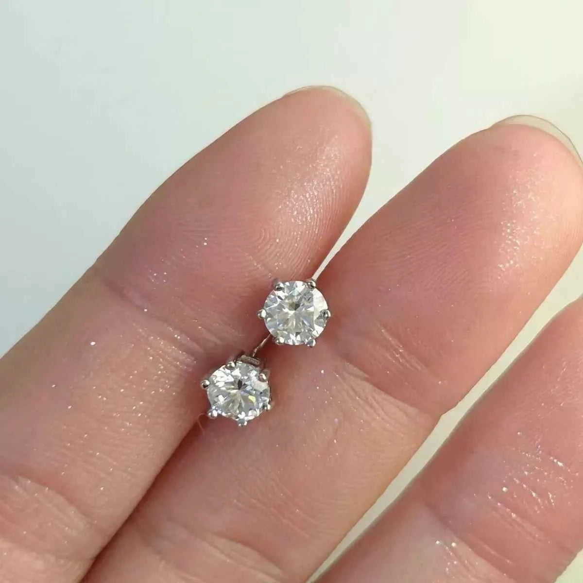 2 Carat 925 Sterling Silver Moissanite Stud Earrings