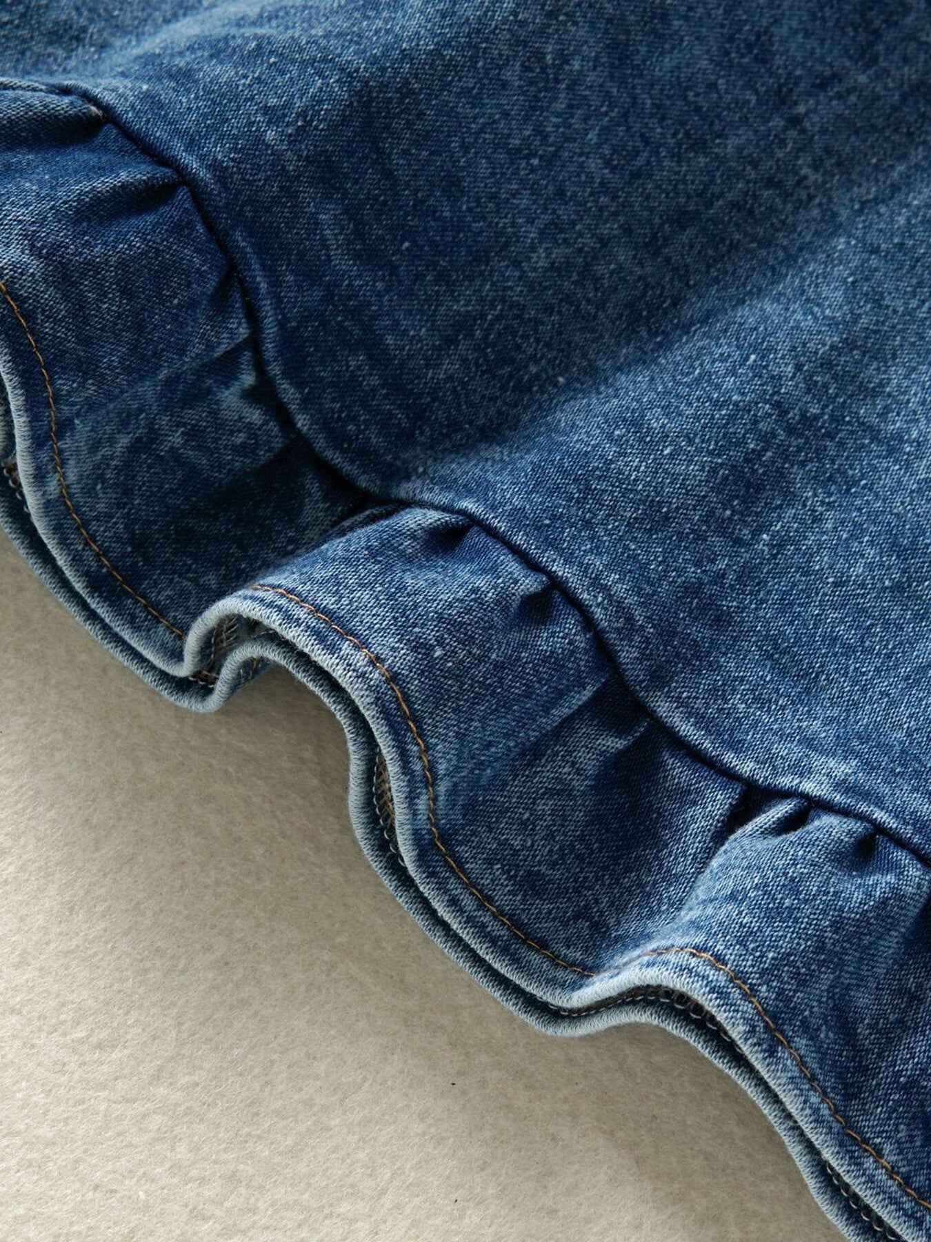 4ad9c142e5124f11bbae55b5d38932a8-Max