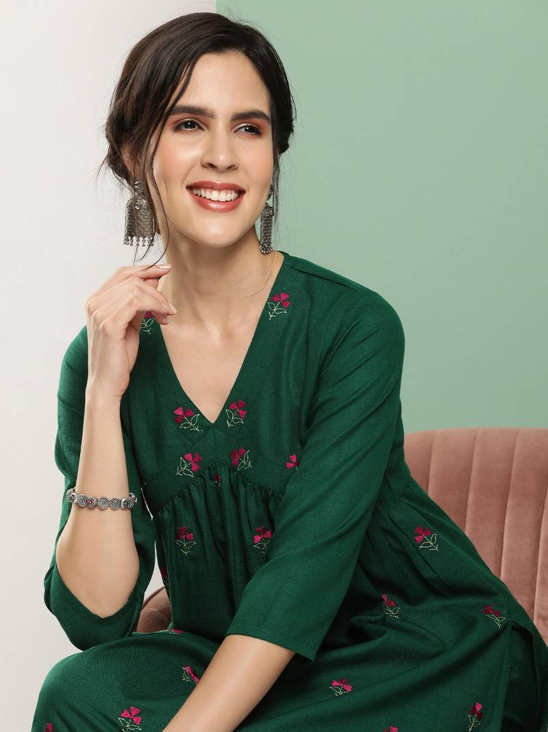 Women's Green Embroidered Cotton Blend Flared Kurta Set