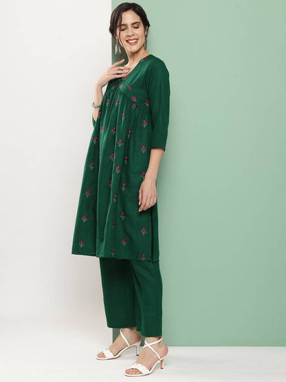 Women's Green Embroidered Cotton Blend Flared Kurta Set