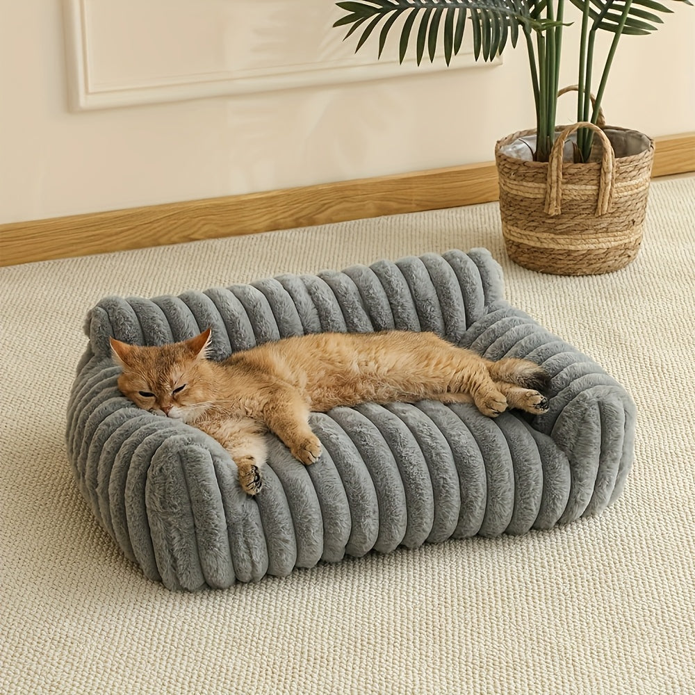 White Comfortable Cat Sofa – Soft Plush Cat Bed, Cosy Sleeping Basket & Modern Pet Furniture