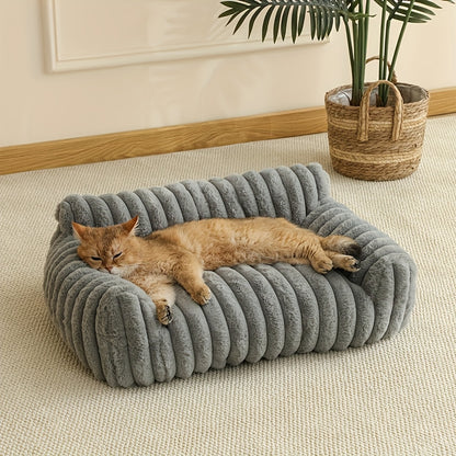 White Comfortable Cat Sofa – Soft Plush Cat Bed, Cosy Sleeping Basket & Modern Pet Furniture