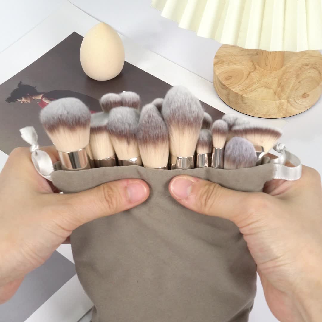 MAANGE 18-piece professional makeup brush set