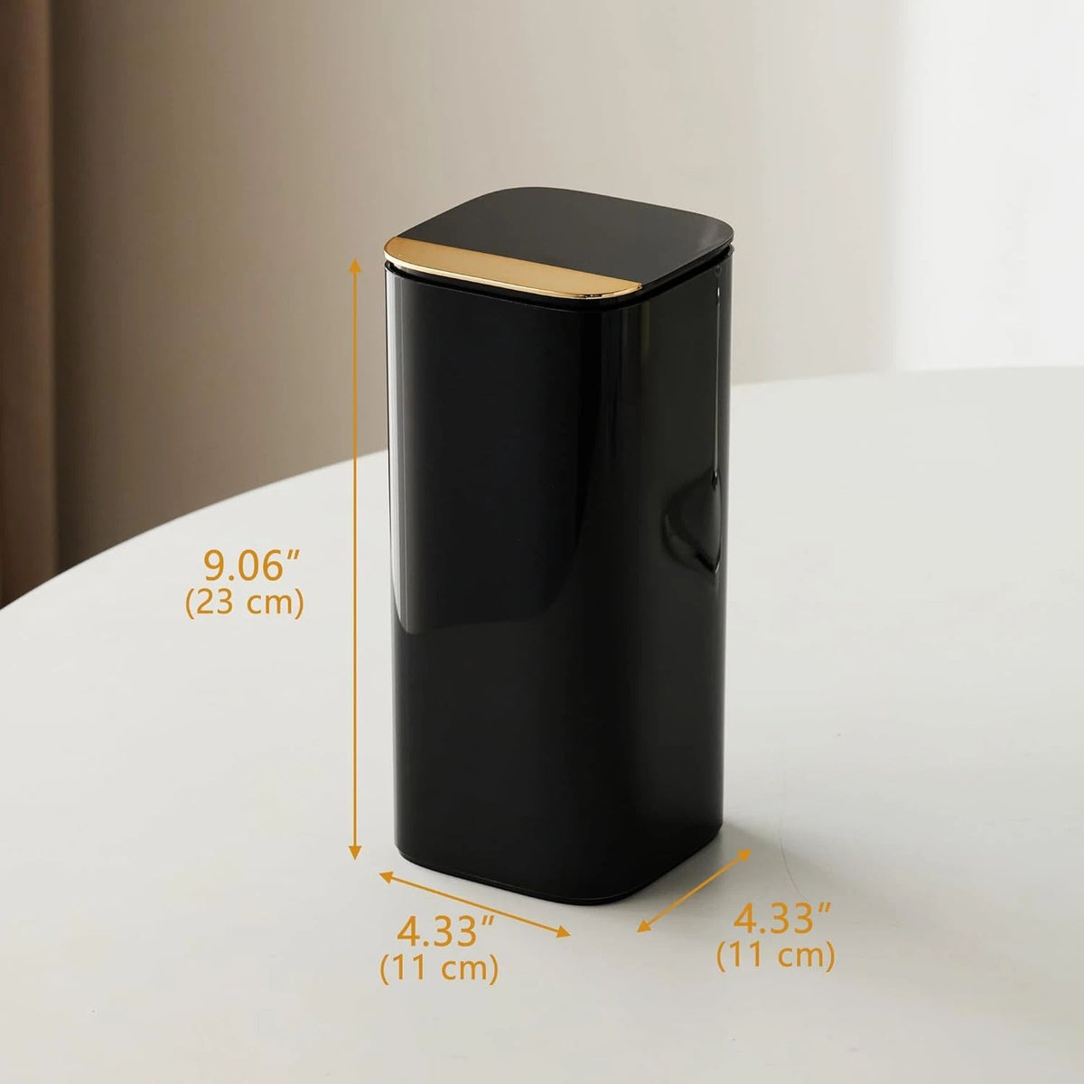 Pop-Up Makeup Brush Holder with Lid – Black & Gold