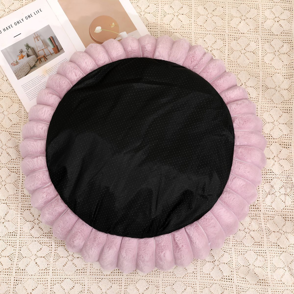Plush Round Pet Bed – All-Season Dog & Cat Bed – Black, 50 x 20 x 20cm
