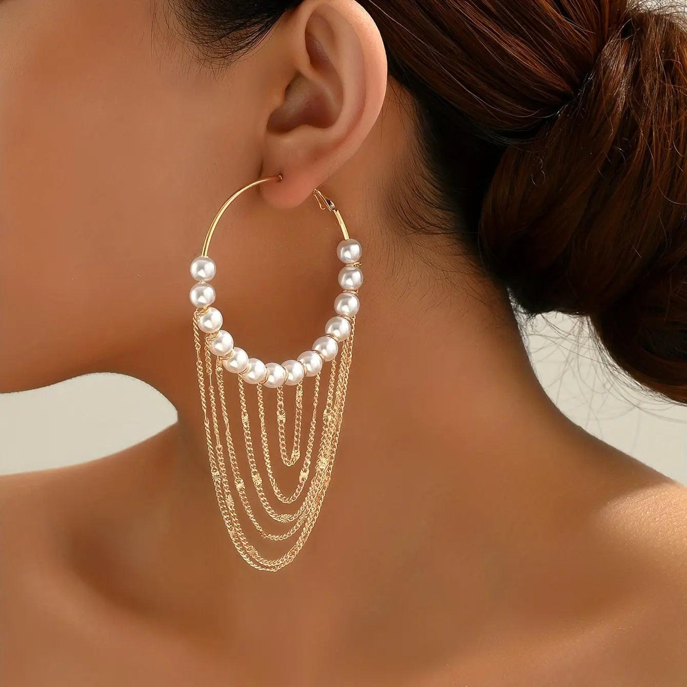 A Pair of Stylish Tassel Creative Imitation Pearl Hoop Earrings.