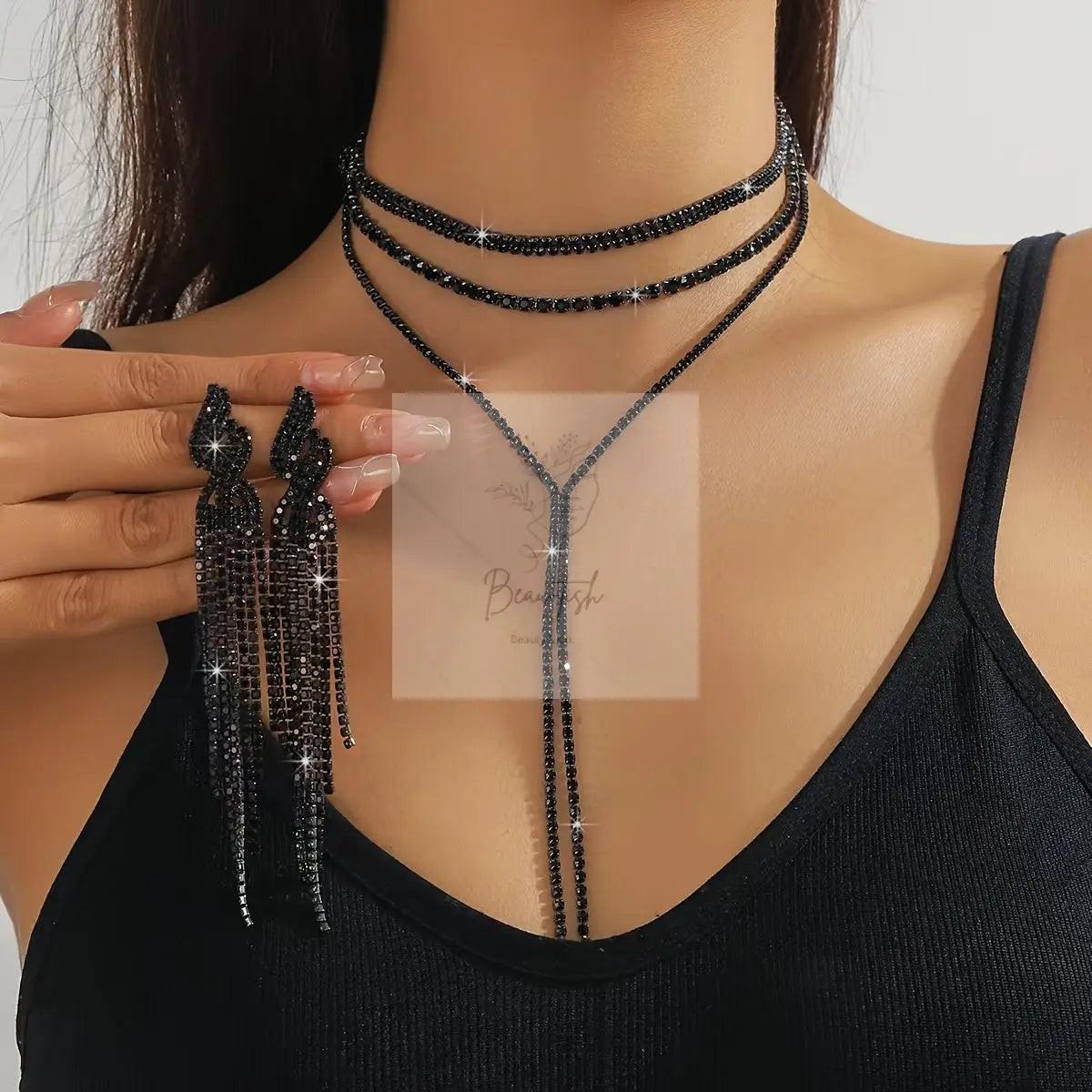 An Elegant And Luxurious Set of Black Earrings And Necklace