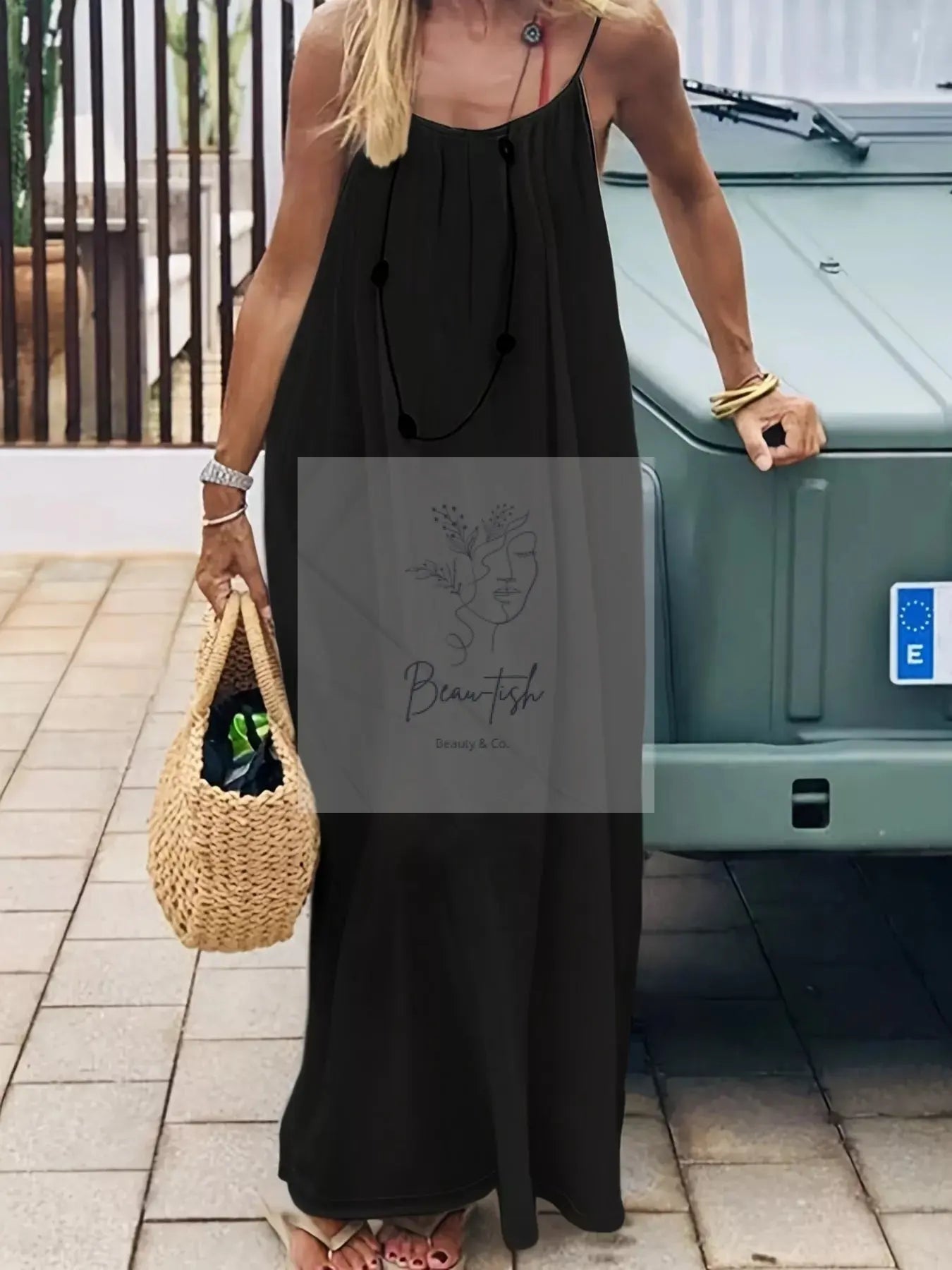 Backless Scoop Neck Maxi Dress