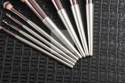 Beige 18-Piece Makeup Brush Set - Professional Synthetic Fiber Brushes with Wooden Handles for Flawless Beauty