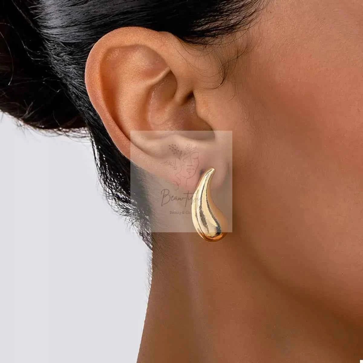 Curved Teardrop Stud Earrings