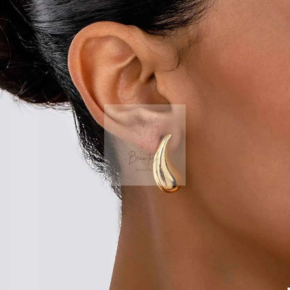 Curved Teardrop Stud Earrings
