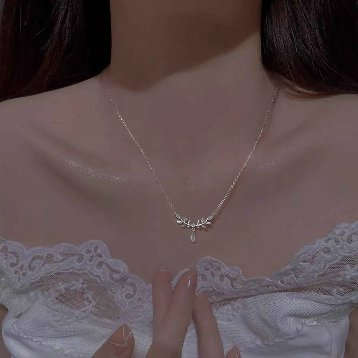 925 Sterling Silver Zircon Flower Necklace
