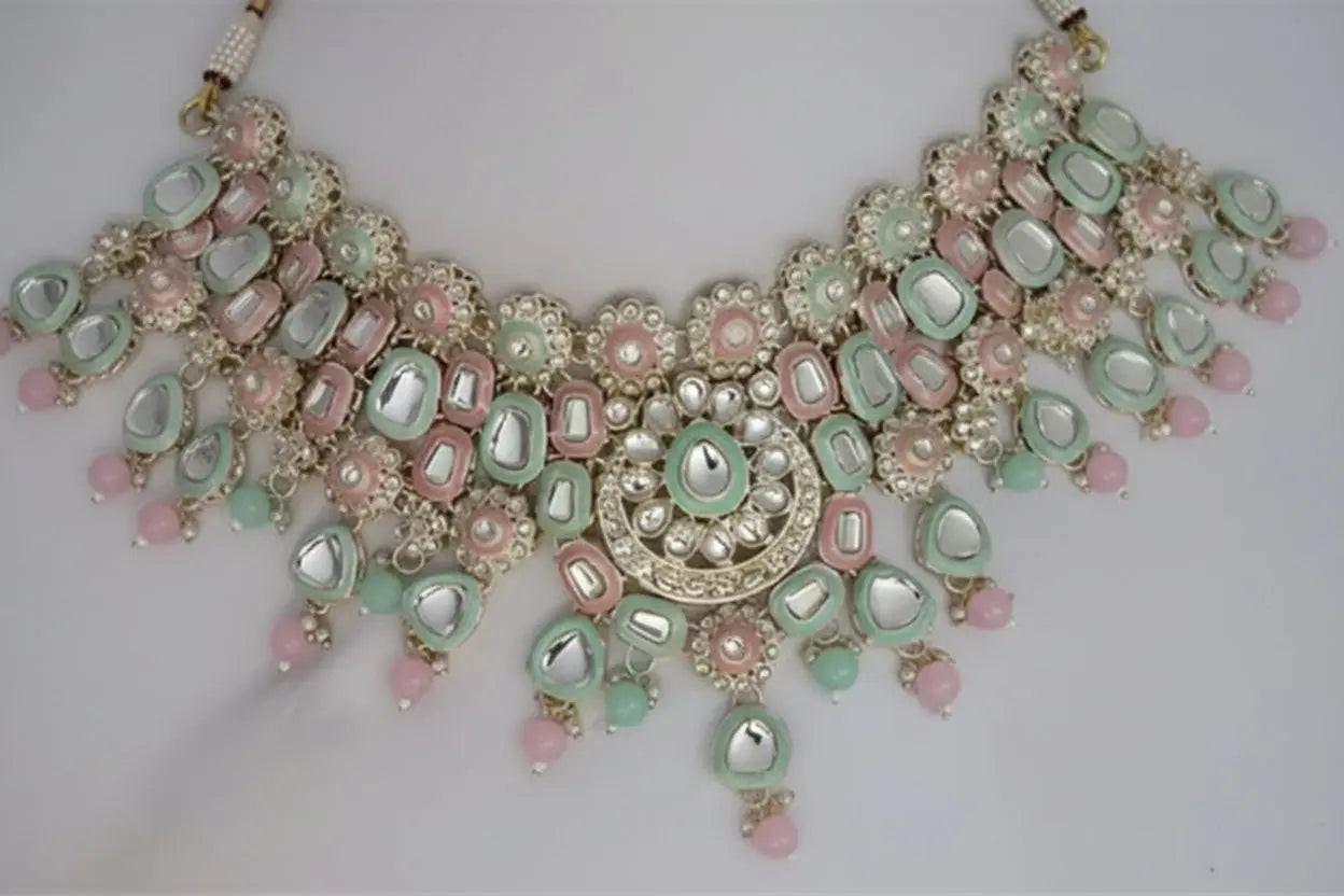 Elegant polki kundan bridal set with necklace, earring & mathapati-handcrafted indian wedding jewelry with pearl accents