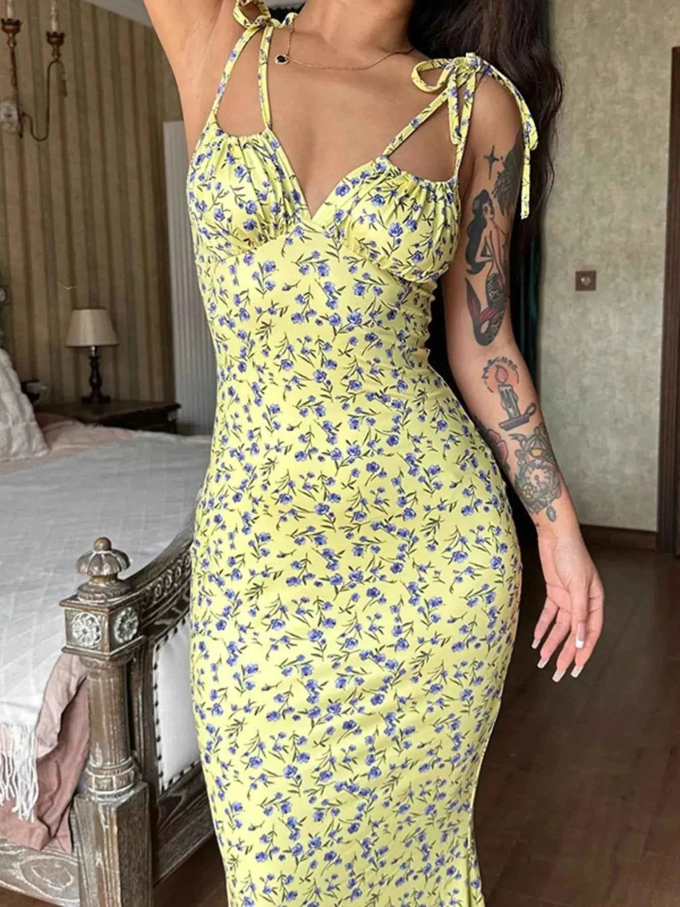 Floral Print Tie Strap Bodycon Maxi Dress