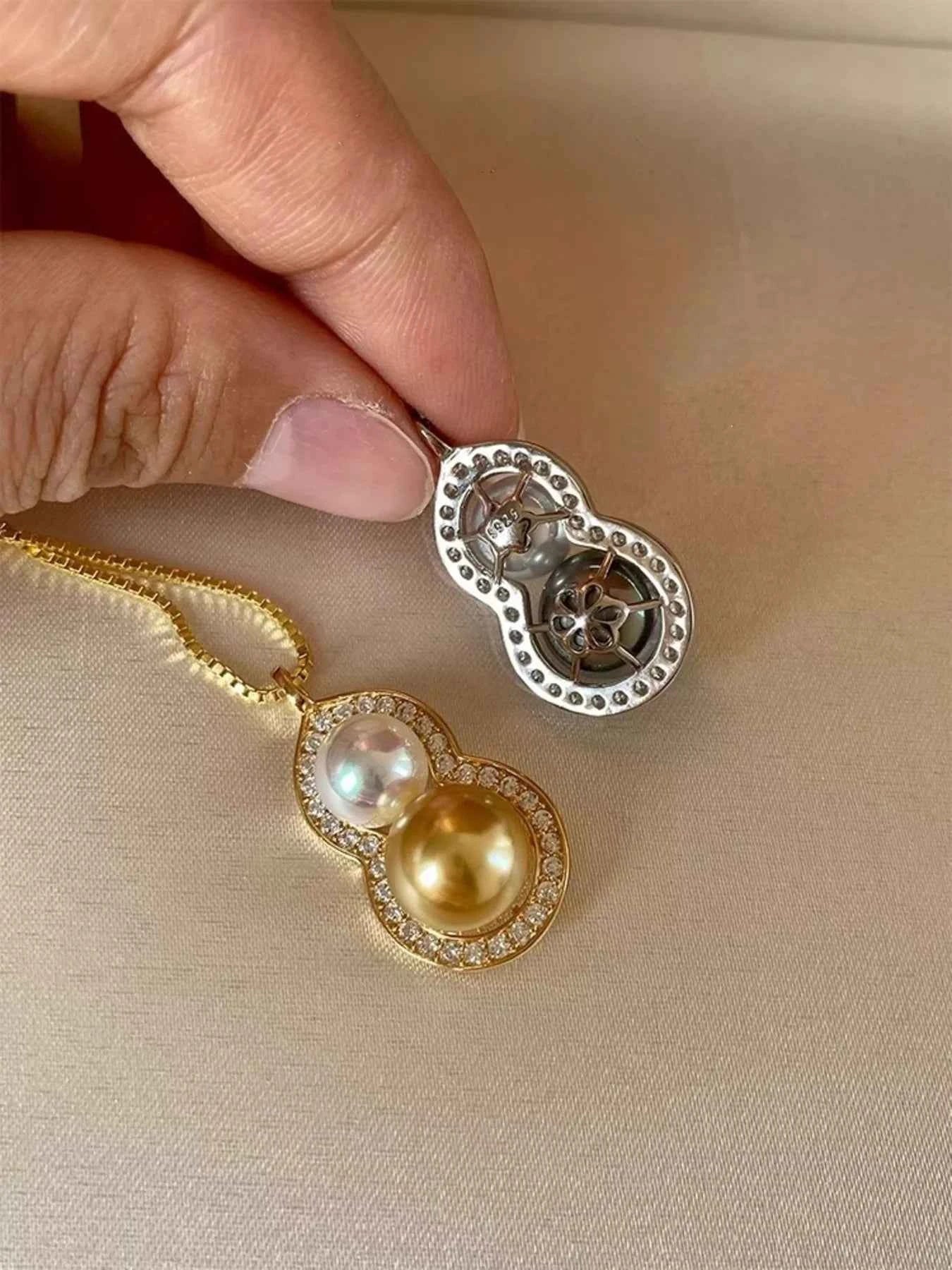 Gourd Pendant Necklace