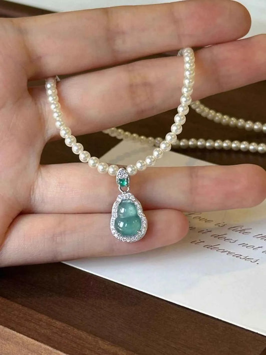 Gourd Pendant Pearl Necklace