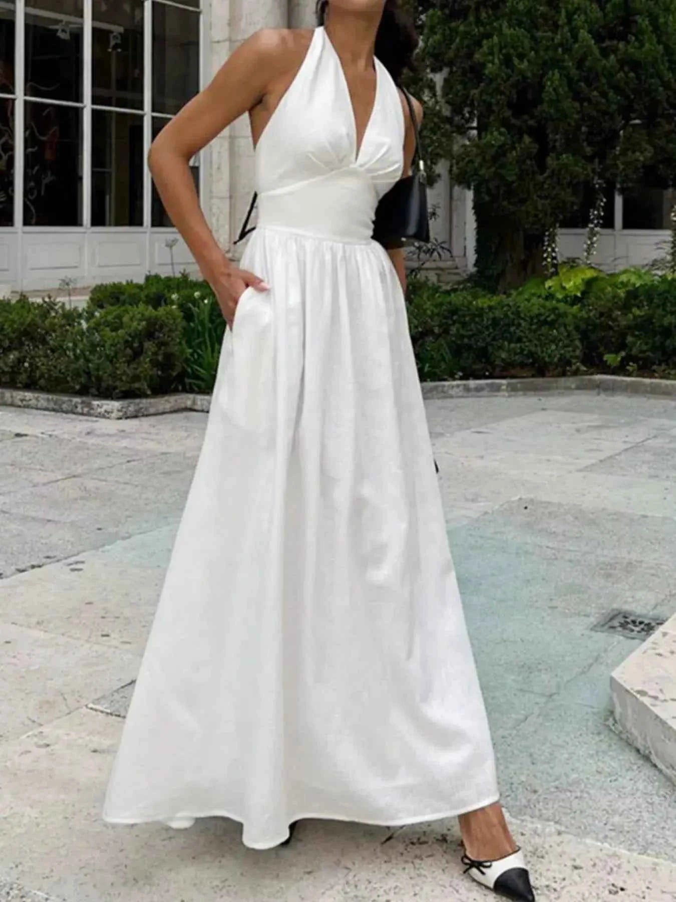 Halter Neck Flowy Maxi Dress