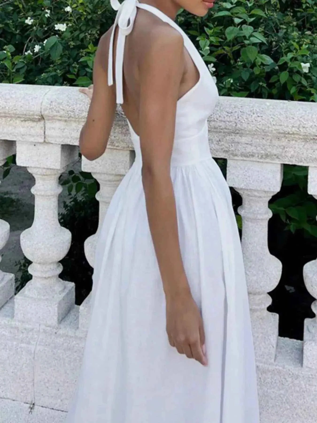 Halter Neck Flowy Maxi Dress