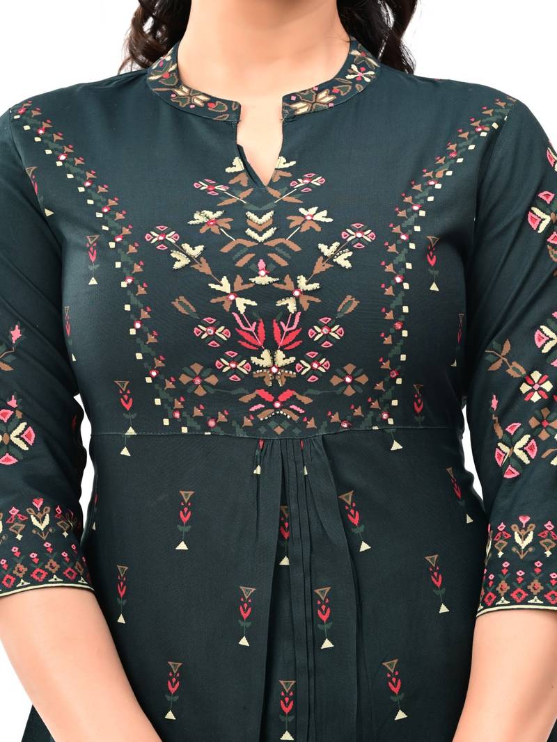 Women's Green Printed Rayon Kurti Pant Set