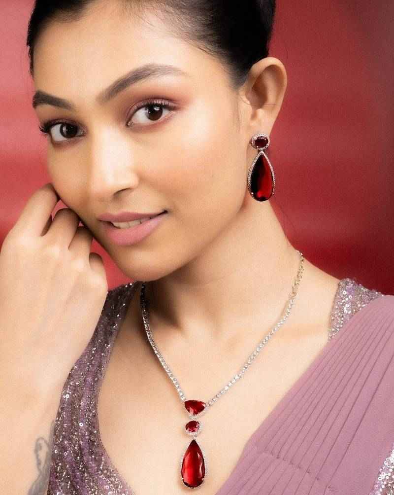 Sapphire Glow American Diamond Necklace Set Red