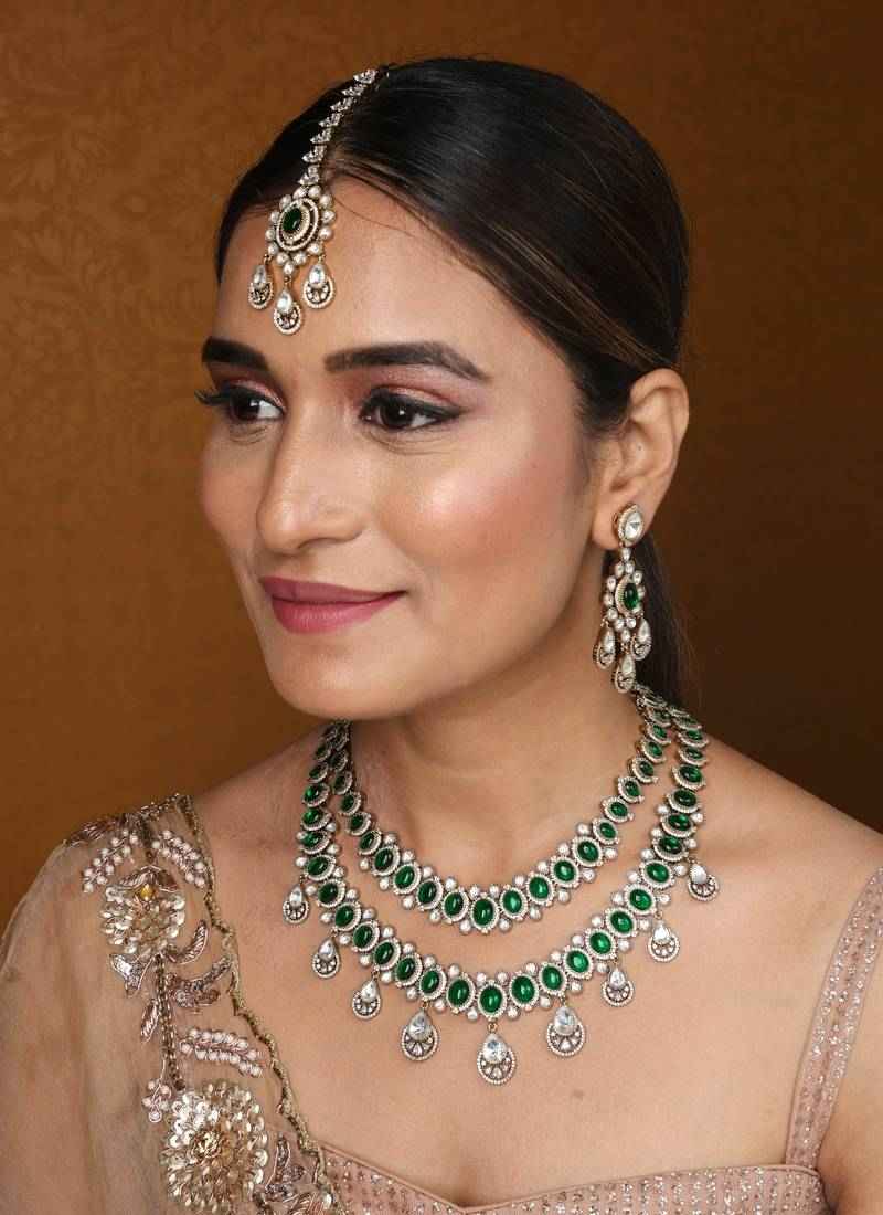 Two Layer Necklace Set With Green Stones