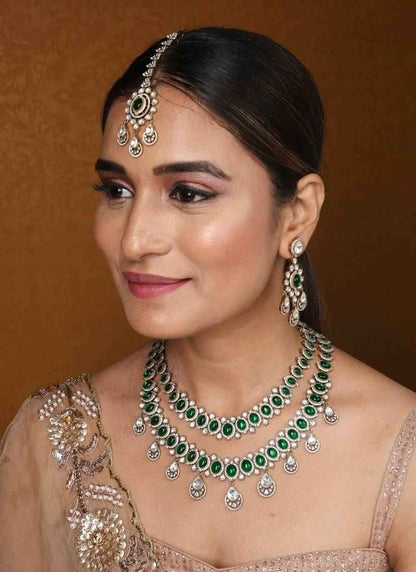 Two Layer Necklace Set With Green Stones