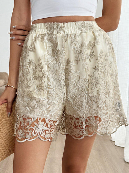 Lace Scalloped Hem Elastic Waist Shorts