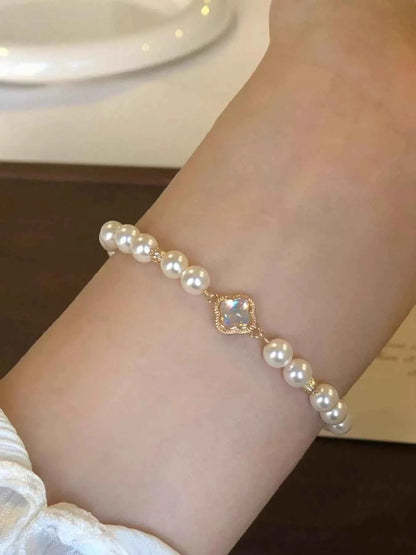Pearl Clover Alloy Bracelet