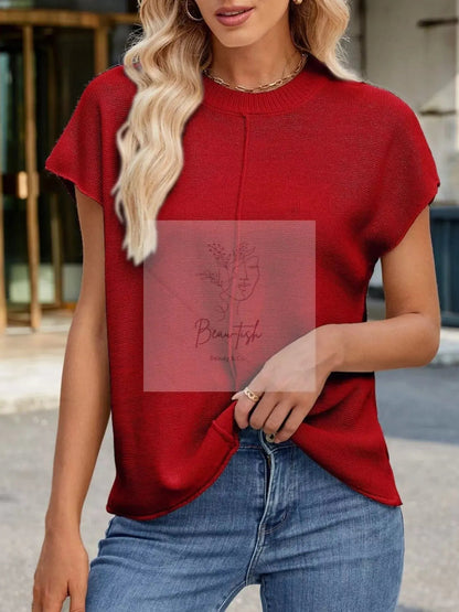 Round Neck Short Sleeve Knit Top with Center Seam Detail