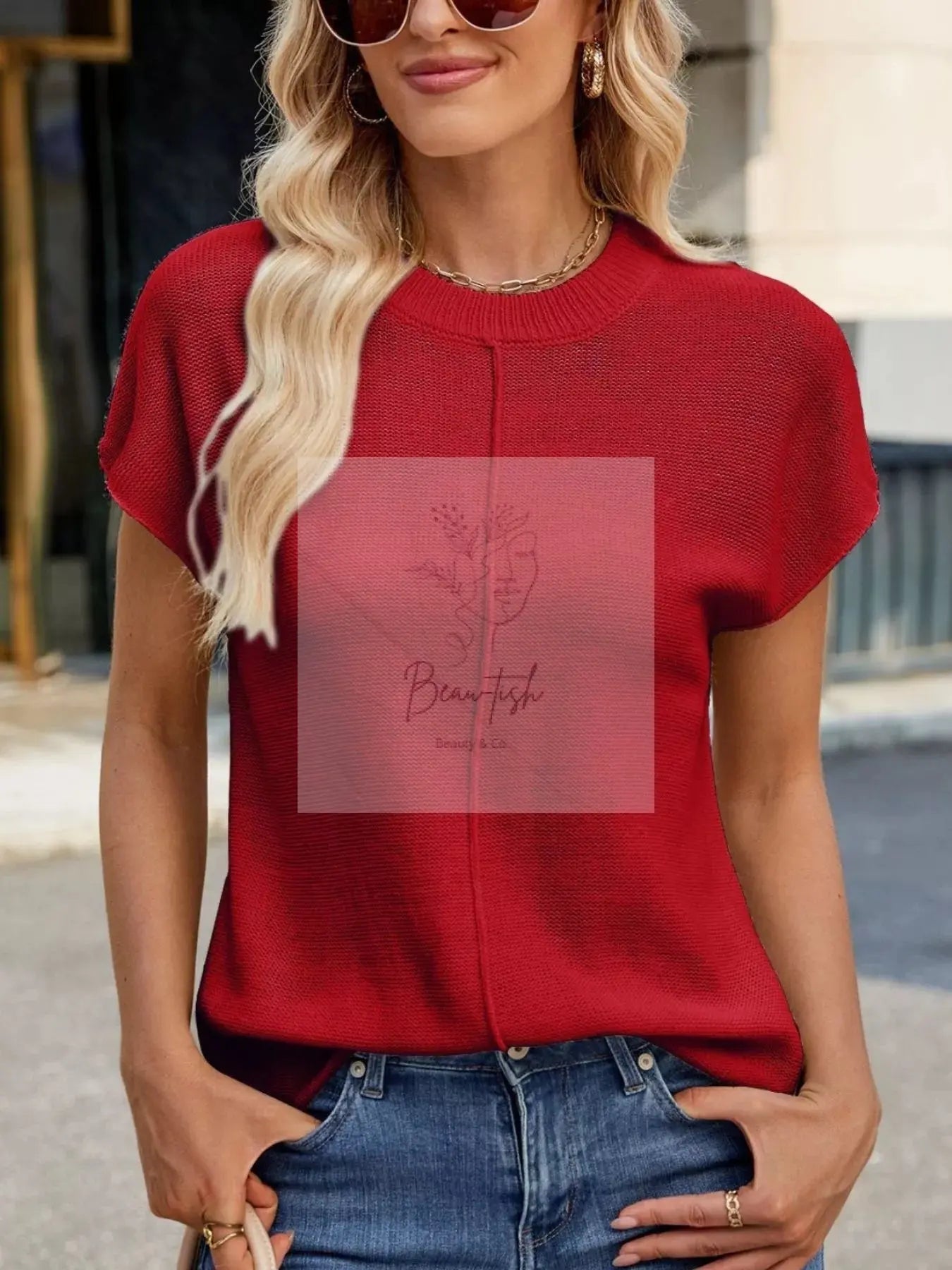 Round Neck Short Sleeve Knit Top with Center Seam Detail